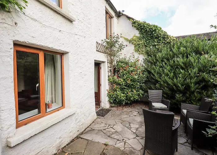 4 Greencross Cottages